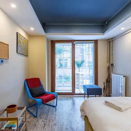 Stylish And Central Flat With Backyard In Sisli