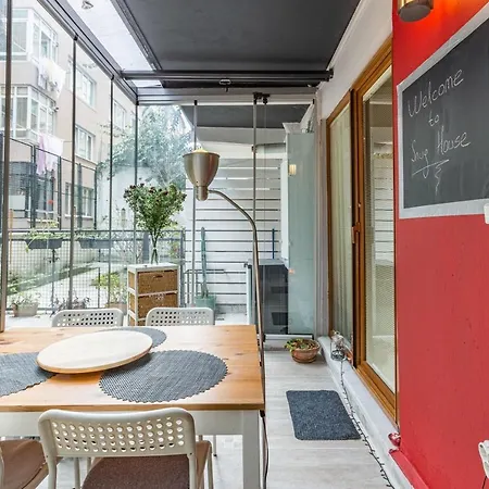 Apartman Stylish And Central Flat With Backyard In Sisli *