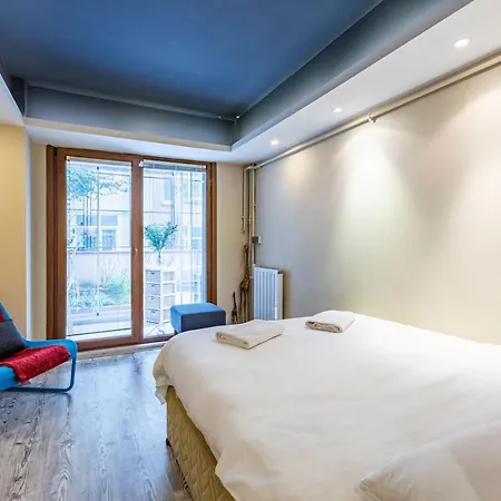 Stylish And Central Flat With Backyard In Sisli * اسطنبول